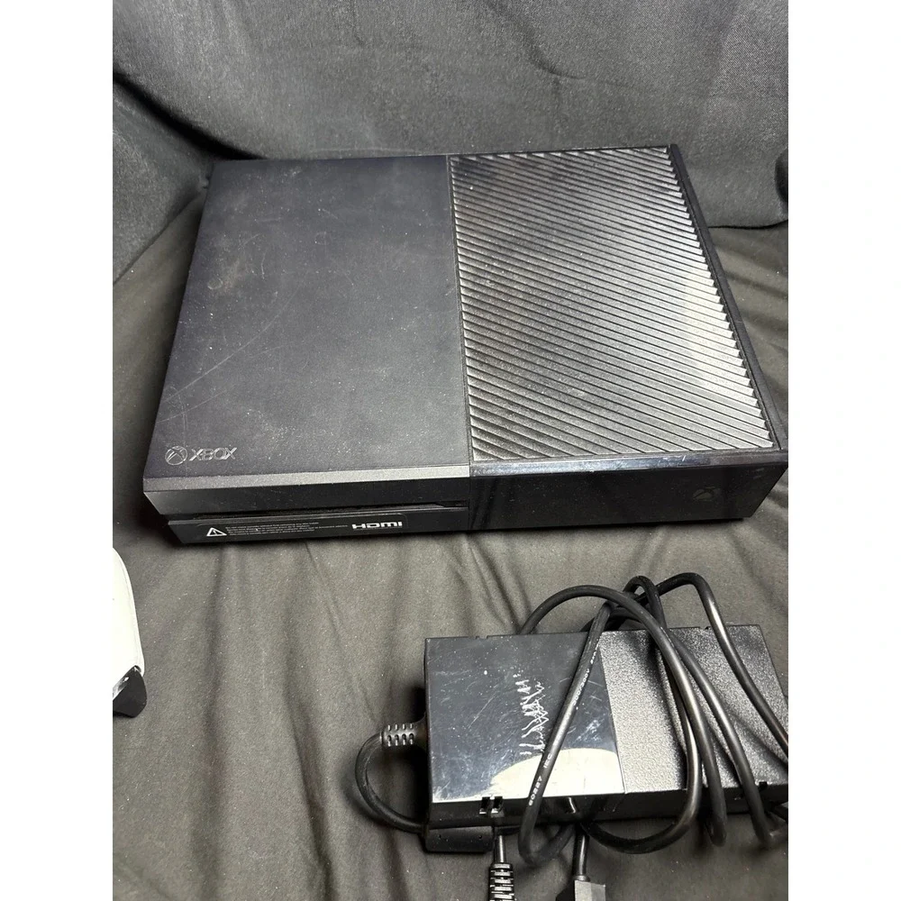 Microsoft Xbox One 500GB Console Black Bundle with Controller and‎ 5 Games